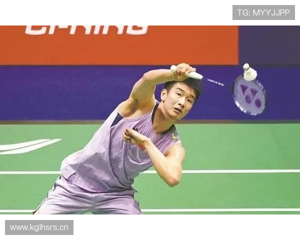 李诗沣训练完直接去奢侈品店刷卡，这自律和花钱反差谁懂