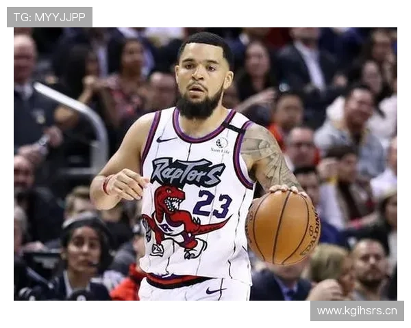 范弗利特无球跑动拉开空间，改变猛龙进攻结构